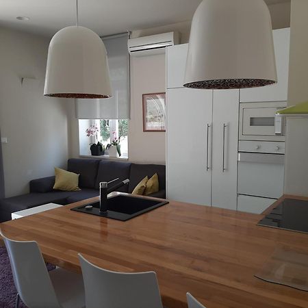 Pansion Mlikota Bed & Breakfast โพรไมนา ภายนอก รูปภาพ