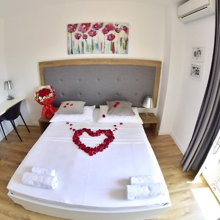 Pansion Mlikota Bed & Breakfast โพรไมนา ภายนอก รูปภาพ