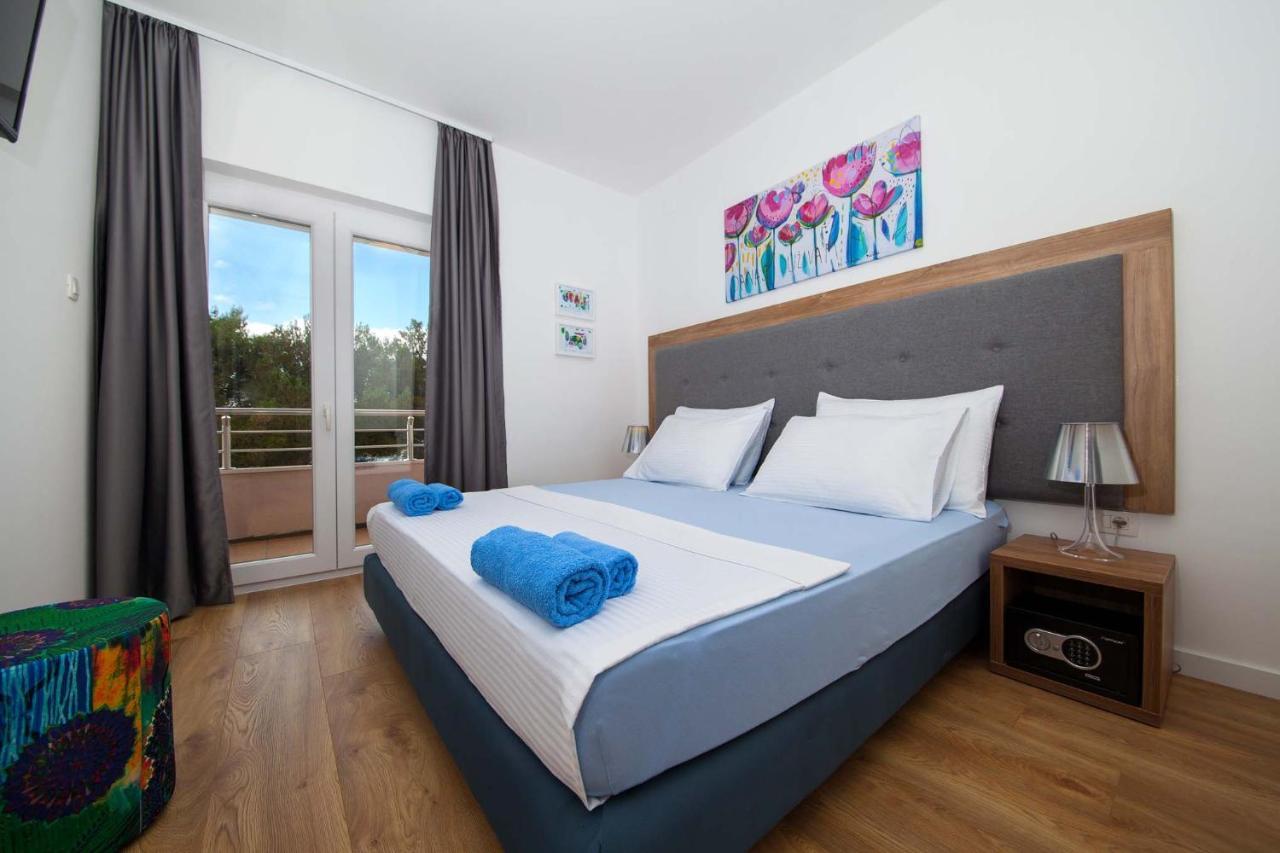 Pansion Mlikota Bed & Breakfast โพรไมนา ภายนอก รูปภาพ